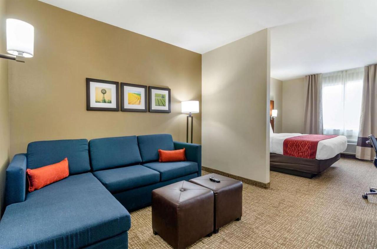 Comfort Inn & Suites Salina North Exterior foto